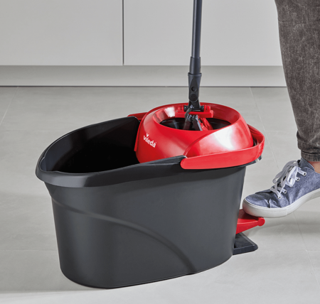 изображение Набор для уборки Ultramat Turbo Vileda (швабра + ведро с педальным отжимом), цвет серый Набор для уборки Ultramat Turbo Vileda (швабра + ведро с педальным отжимом), цвет серый фотография товара